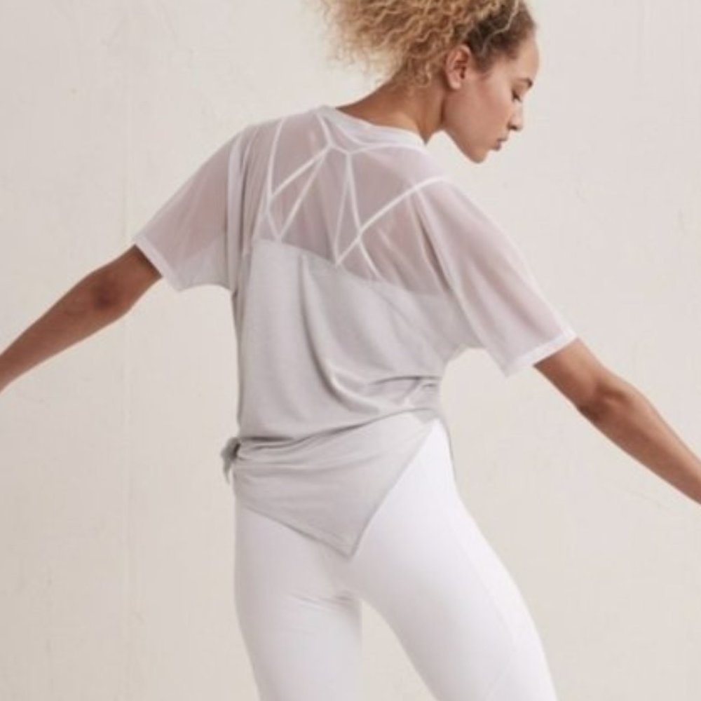 Athleta Essence Mesh Hybrid Wanderlust Tee Size XS